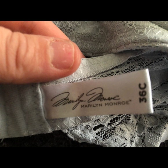 Bras - Picture 6 of 7